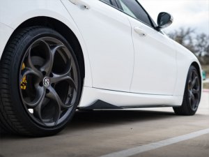 Alfa Romeo Giulia Side Skirts - Carbon Fiber - Aero Alfa Romeo Giulia Side Skirts - Carbon Fiber - Aero